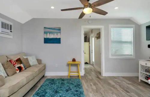 Lake Worth House | Coastal Cottage - Just 7 Minutes to the Beach and Downtown!