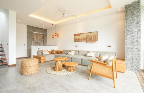 Berawa Villa | Coastal Elegance 4br Villa, 400m To Finns,