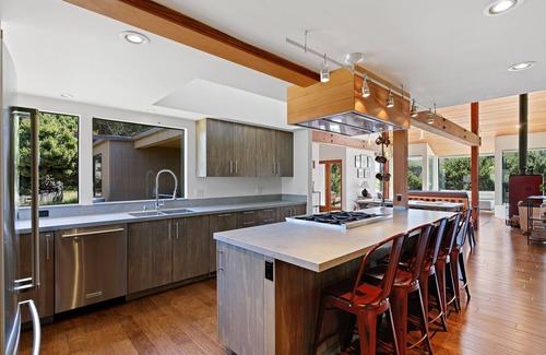 Sea Ranch House | Coastal Elegance & Modern Retreat w/Hot tub and Bluff-trail access