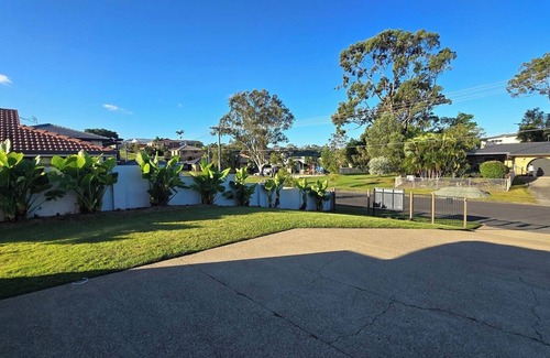 Southport House | Coastal Escape on Bixa – Bright and Airy 3BDR Home