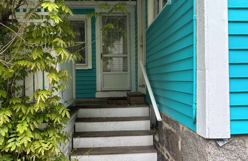 Marblehead House | Coastal Home in Prime location! Sleeps 14!