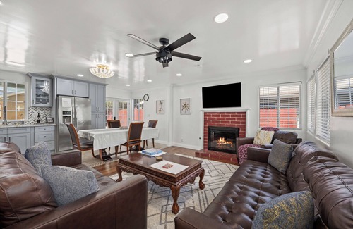 Goleta House | Coastal Home Near UCSB & Airport + Hot Tub, King Beds, Fast Wifi, Sleeps 6