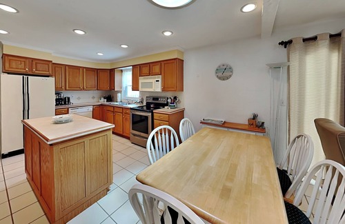 Ormond-by-the-Sea House | Coastal Home, Private Pool + Short Walk to the Beach!
