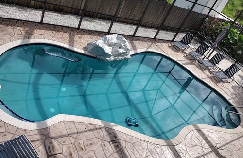 Memphis House | Coastal Paradise w/heated pool, clean and comfy, centrally located