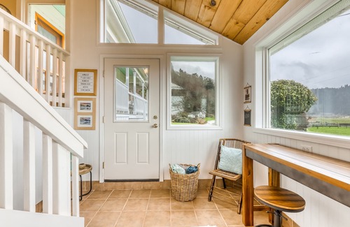 Orick House | Coastal retreat in a rural setting w/marvelous views, Ping-Pong table, & firepit
