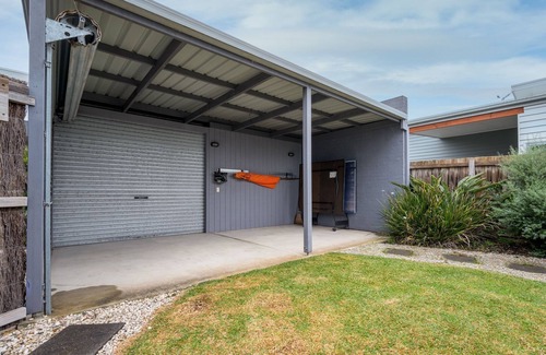 Inverloch House | Coastal Retreat Inverloch Linen included Free Wifi