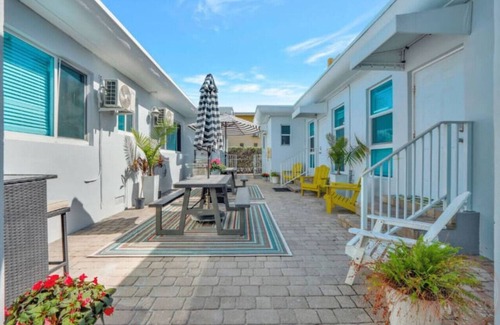 Hollywood Apartment | Coastal Retreat ONLY 1 block from the beach