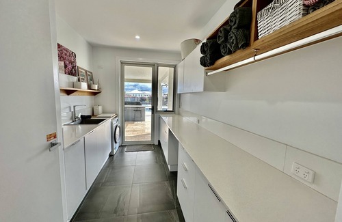 Inverloch House | Coastal Retreat - POOL, SPA & FIRE. Nature boardwalk, creek & inlet. 5 bedroom.