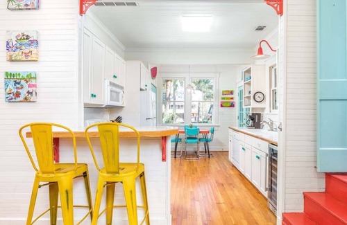 Savannah Beach House | Coastal Soul Cottage | Pet Friendly, Fenced Yard