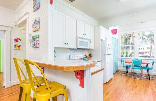 Savannah Beach House | Coastal Soul Cottage | Pet Friendly, Fenced Yard
