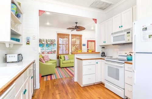 Savannah Beach House | Coastal Soul Cottage | Pet Friendly, Fenced Yard