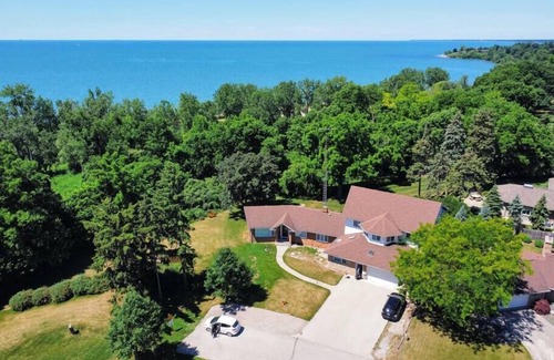 Leamington Apartment | Coastal Suite #1 - Seacliff Beach Suites