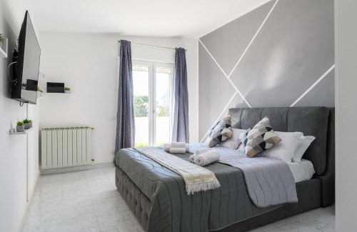 Focene Apartment | Coastal Whisper - 9 min to Airport & 700m to Sea