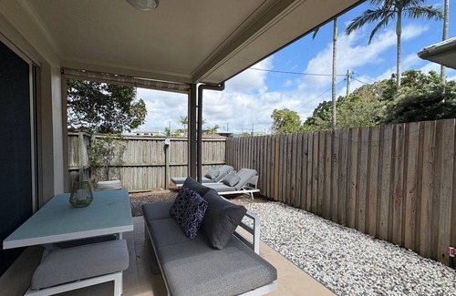 Caloundra Apartment | 'Coasterly' Osterley AVE Unit 1