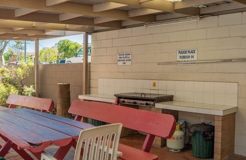 Sawtell Apartment | Coasters 22 - steps from historic downtown Sawtell