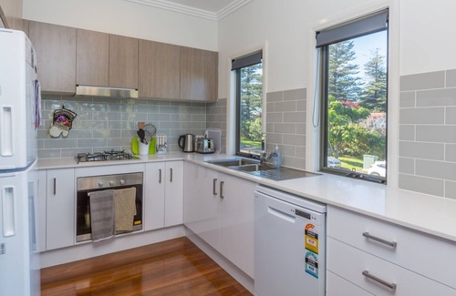 Gerringong House | Coastline, Boat Harbour - Gerringong