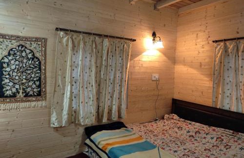 Brein House | COBBLE STONE HUT DARA HARWAN