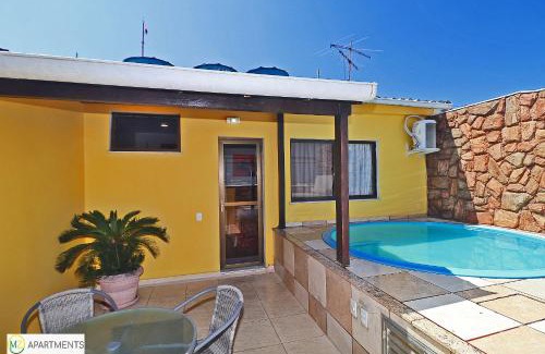 Copacabana Apartment | Cobertura duplex 2 quartos com terraço e piscina