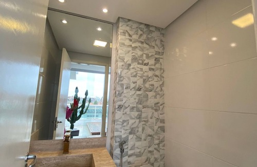 Passagem Apartment | Cobertura Luxo à 50m da Praia Forte Cabo Frio com spa Para 7 Pessoas