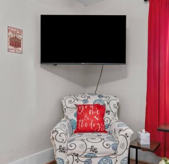 Pacific House | Coca Cola Cottage - Stay & Play Near Purina Farms