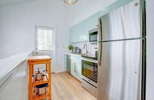 Truman Annex Condo | Cocktails & Dreams: Modern 2nd Floor Condo, Steps from Duval St, Seaport, Waterpark, Beach & Pool!