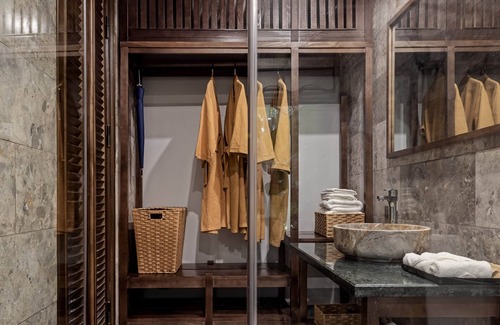 Hoa Lu Hotel | Coco Island Resort Ninh Binh