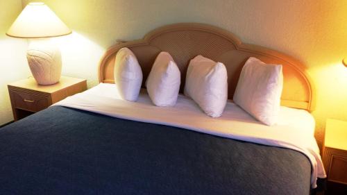 Cocoa Beach Hotel | Cocoa Beach Suites Hotel