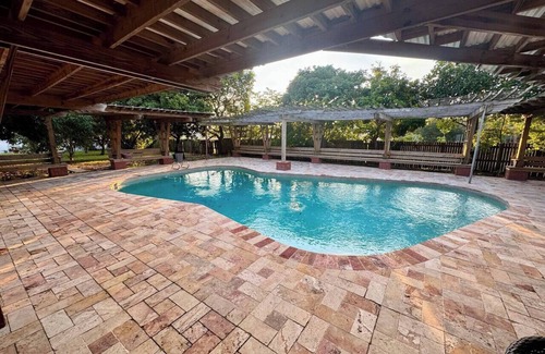 Coconut Creek House | Coconut Creek Poolside Retreat