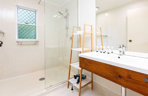 Scarness Apartment | Coconut Palms Two Bedroom Escape - CoastHM