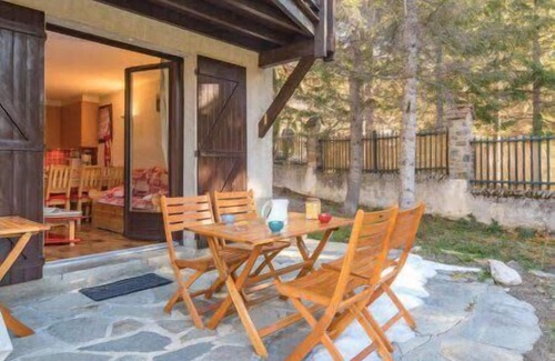 Monetier-les-Bains Apartment | Cocoon with garden and beautiful mountain view