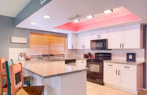 Dobson Ranch House | Coffee Bar~Pool~Basketball Court~Sanctuary