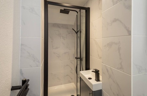 Eastbourne City Centre Apartment | Cohost Partners - Elegant Escape Eastbourne
