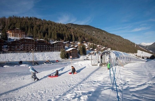 Station de Drouzin le Mont Apartment | COL-DRO-B10 : Studio, starting from the hiking trails