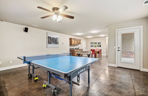 Bentonville House | Coler Cottage-0.4 mi to Coler MTB Trail-Game Room