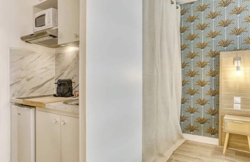 Annemasse Apartment | Colivi Spacious Suite 40m2 Annemasse Station - Separate Living Room