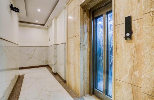 New Delhi Hotel | Collecion O White House