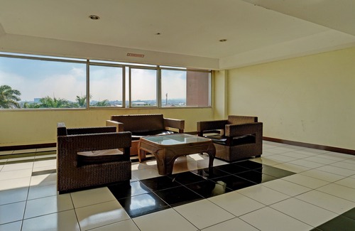 Bandung Hotel | Collection O 92643 Emerald Apartement By Tahha Hospitality