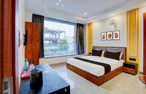 Greater Noida Hotel | Collection O Expo Mart Ansal Golf Link 1