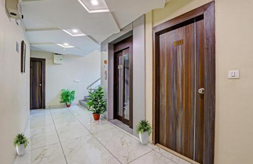 Vadodara Hotel | Collection O Hotel Raj Palace