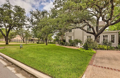 Oakwood Apartment | College Station Studio < 1 Mi to Kyle Field!