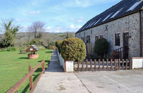 Lyme Regis Cottage | Colombo Cottage boasts a beautiful location with countryside views.