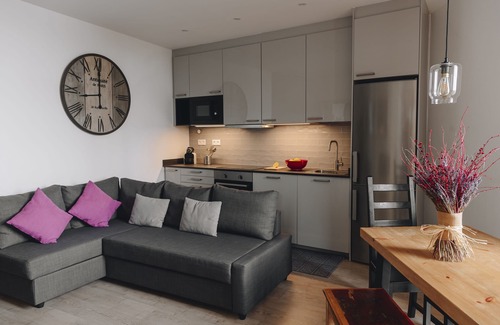 Gothic Quarter Apartment | COLONIAL CORNER ON LAS RAMBLAS WITH SEA VIEWS