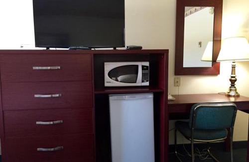 Brandon Hotel | Colonial Inn