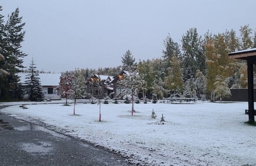 Palmer Cabin | Colonist Camp @The Lodges on the Old Mountain Road