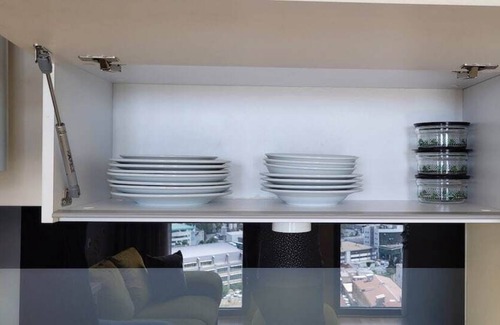 Bagcilar Apartment | Colorful City Apt - near Bağcılar Metro Station