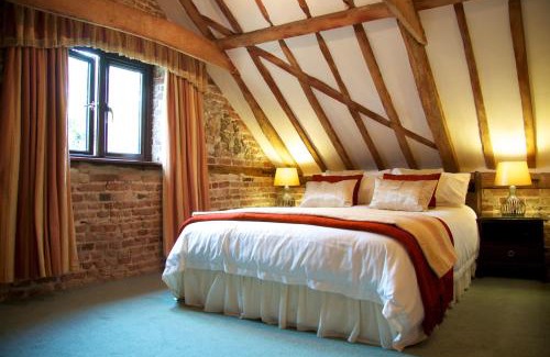 Woodbridge Bed & Breakfast | Colston Hall Farmhouse B&B