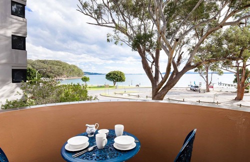 Nelson Bay Apartment | Columbia, 3 12 Columbia Close - large unit with fantastic water views and wifi