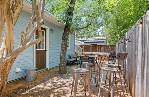 Fredericksburg Cottage | Columbus Cottage, .5 Miles to Main, Private Hot Tub!