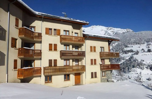 Aussois Apartment | COM407M :Ferienwohnung in ruhiger Lage in der Nähe von kostenlosen Shuttles und Schwimmbad