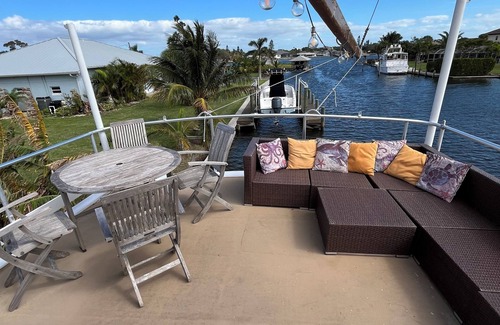 Cocoa Beach Boat Rental | Come aboard this beautiful ship